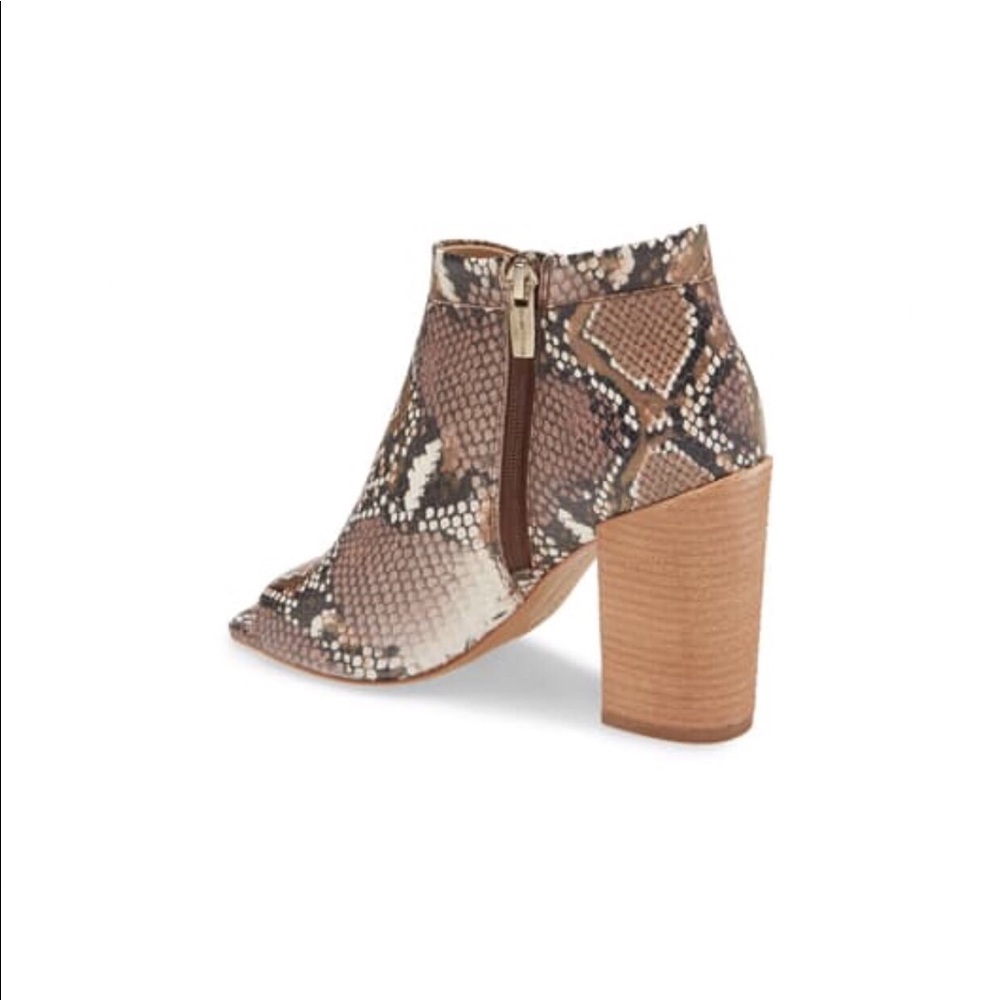 New Vince Camuto Fedrilla Snake Print Embossed Block Heel Peep Toe Bootie - Picture 5 of 15
